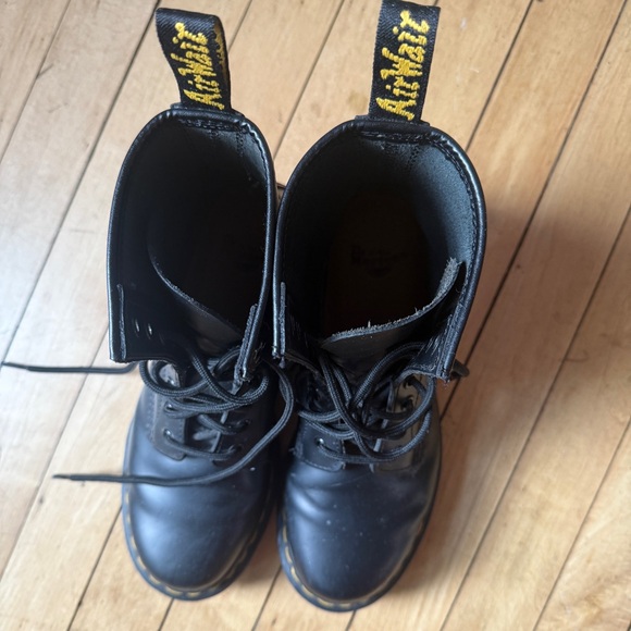 Dr. Martens boots - Picture 3 of 6